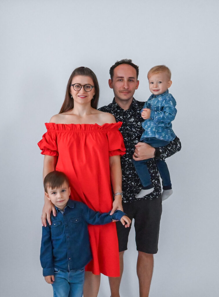 rodinné fotenie portrét rodiny s deťmi v ateliéri - galéria fotografa Bratislava